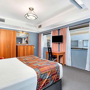 Studio One Queen Bed Non-Smoking